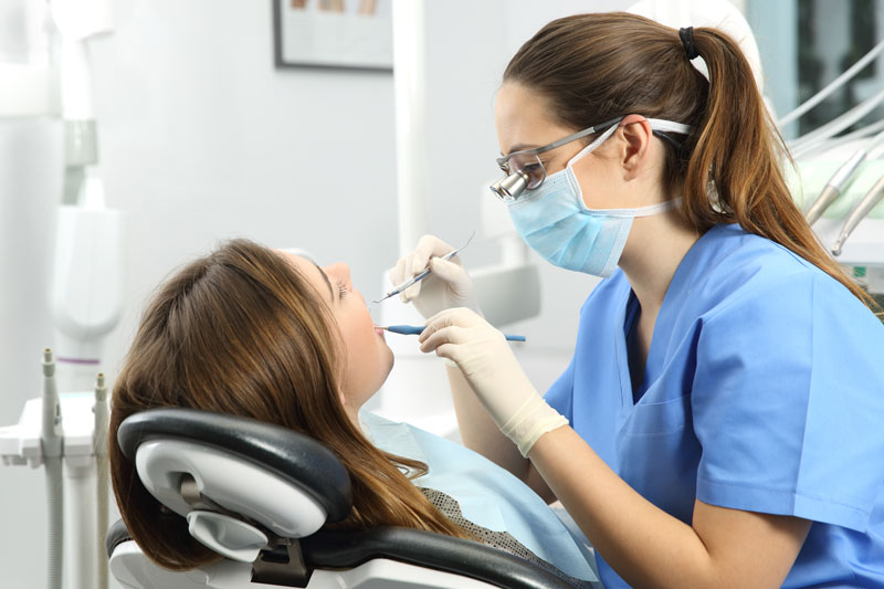 How Gum Pulling Contributes to Gum Recession: Causes, Symptoms & Prevention Strategies